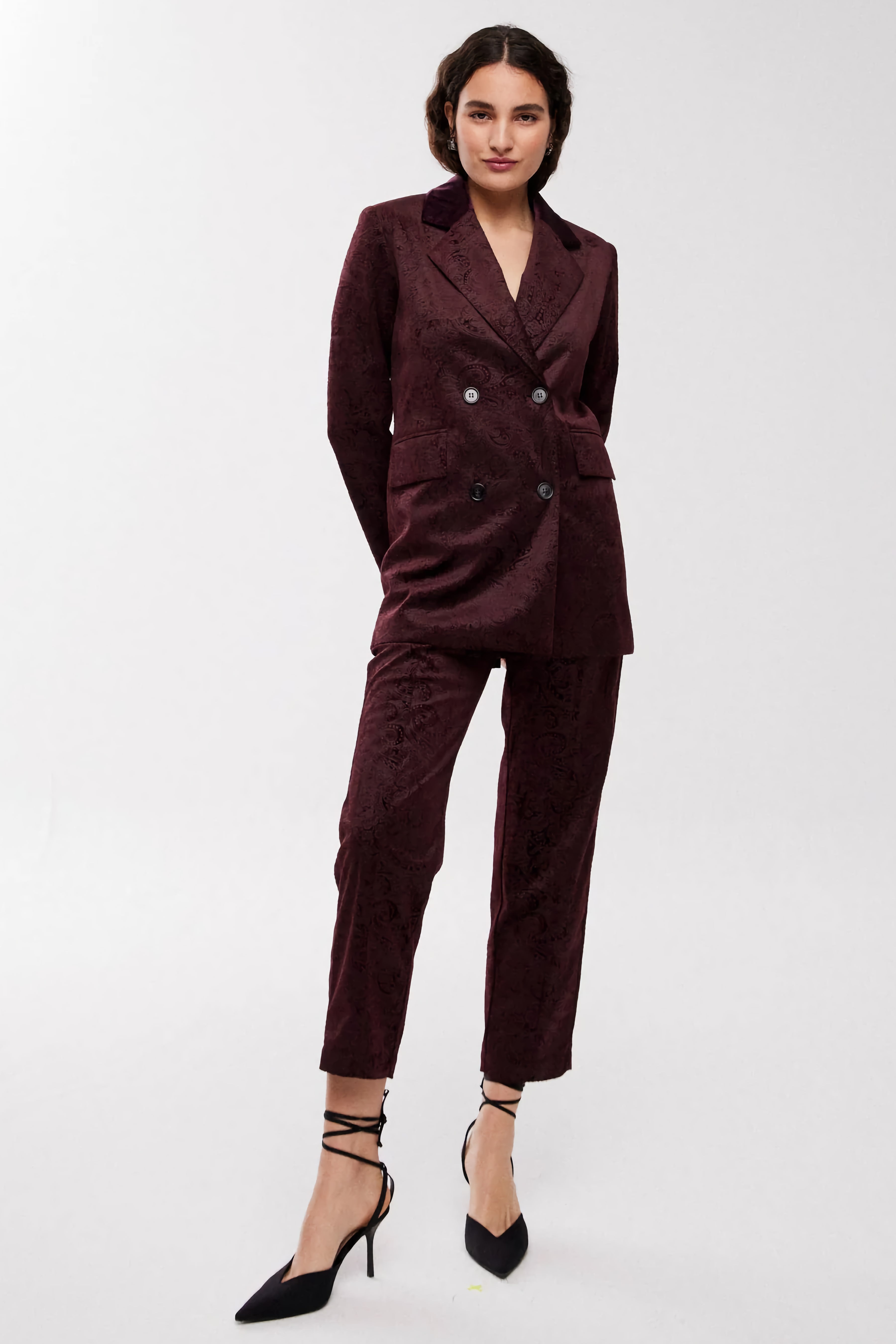 TRAJE NEWMAN PAISLEY